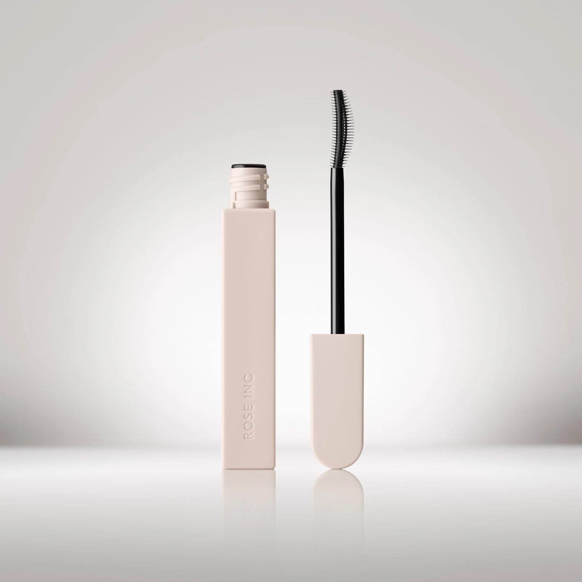 Máscara de pestañas en suero Rose Inc Ultra-Black Lash Lift