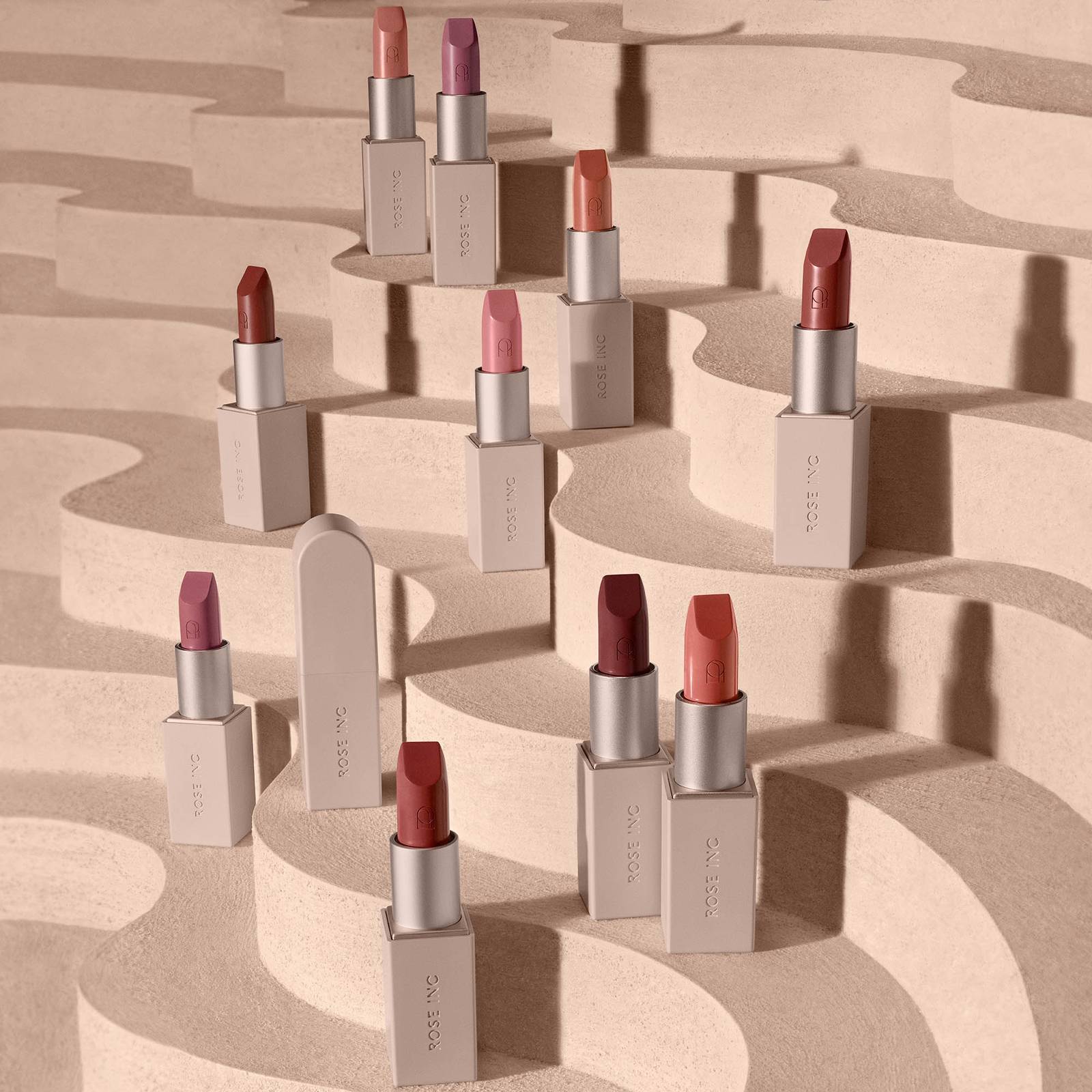 Rose Inc Bessoted Lápiz labial recargable satinado beige rosa